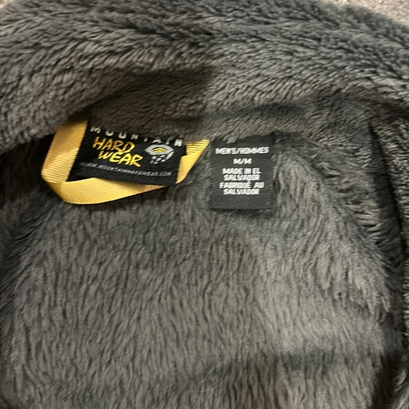 mountain hardwear soft zip up - Picture 3 of 4
